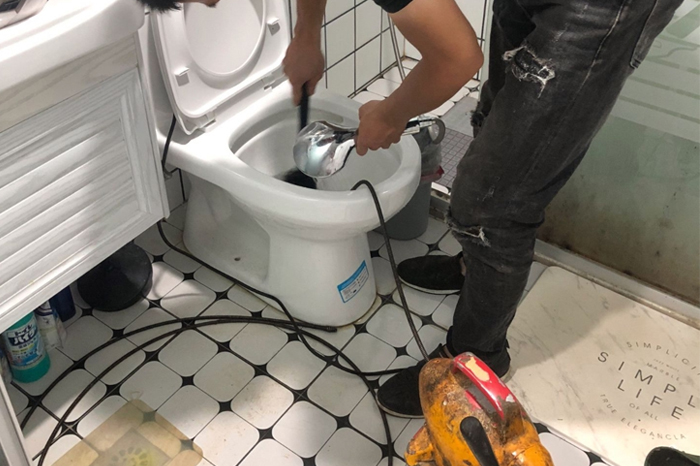 望都马桶堵塞自己疏通还是找师傅？专业上门服务让你省时更省心